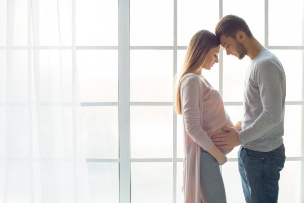 Get The Best Gift For Pregnant Wife: 10 Great Ideas To Nourish And Cherish Her During Her Pregnancy 