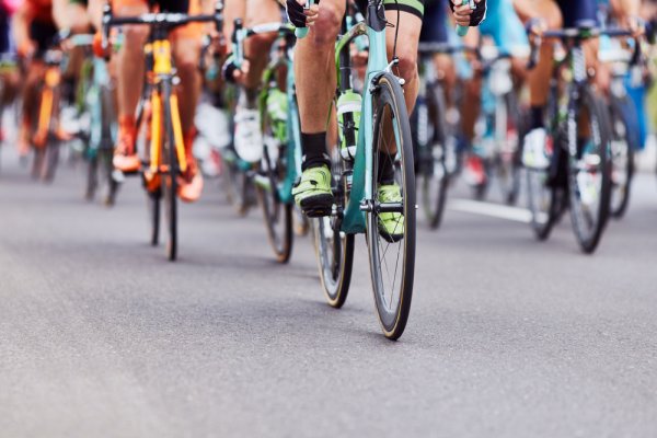 10 Rekomendasi Sepeda Balap Masa Kini yang Keren untuk Lokasi Bersepeda yang Lebih Menantang! (2023)