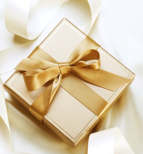 10 Gorgeous Gift Box Ribbons & the Art of Tying Gift Boxes with Ribbons in Different Ways to Make Presents Look Stunning (2018)