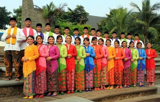 10 Baju  Adat Indonesia Paling Populer Hingga ke Luar 