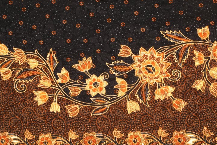 9 Gaun Batik  Print Terbaru Indonesia yang  Menarik 