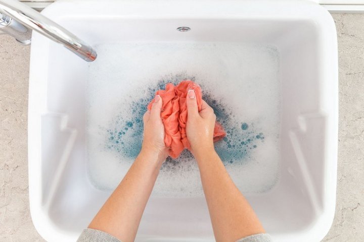 10 Rekomendasi Detergen  Bubuk yang Aman untuk Mesin Cuci 