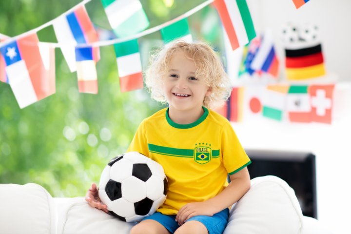 10 Rekomendasi Baju  Bayi Bertema Bola  yang Bikin Si  Kecil 