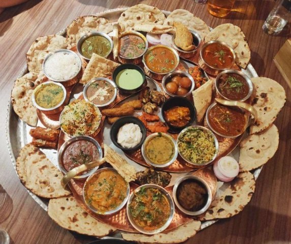 Where to Eat the Best Thali in Mumbai: 10 Places That Offer a Sumptuous ...