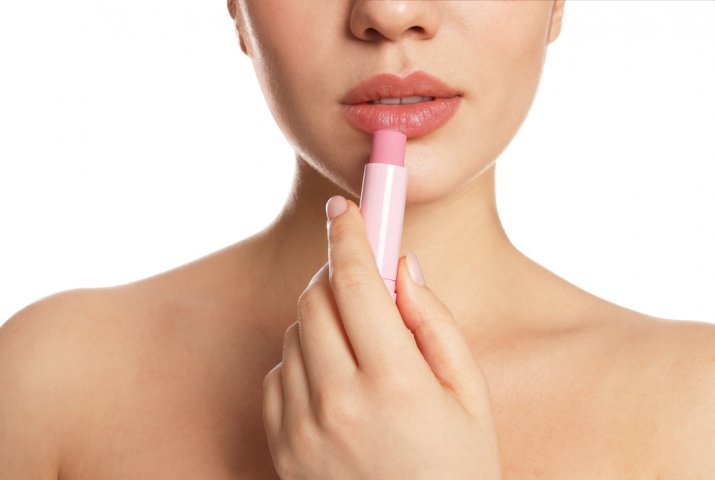 Riasan Natural Anti Menor Inilah Rekomendasi Lipstik Warna Nude My