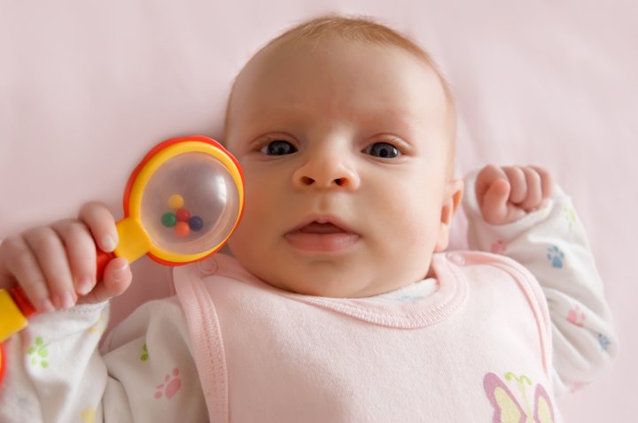 Berikan 10 Mainan  yang  Aman untuk Bayi  yang  Baru Berumur 3 