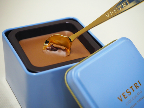 イタリア発祥の伝統的チョコレート！滑らかな口融けが魅力の「アンティーカ・ジャンドゥイア」の開発秘話をインタビュー｜VESTRI(ヴェストリ)
