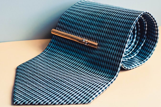 Louis Vuitton Lv initiales tie clip (FERMACRAVATTA LV INITIALES, M61981)