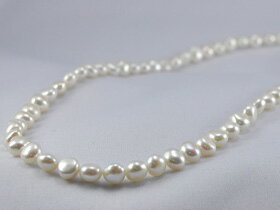 【全品ギフト包装】≪ 全2色 ≫ 80cm!淡水バロックパールセミロングネックレス(ホワイト/グレー) 約8.0-8.5mm SV Y-n-486 三重県真珠加工販売協同組合