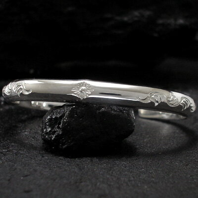 アリゾナフリーダム シルバーアクセサリー ブレスレット 【NO.2】 6.9mm 打込 太陽神 シルバー 甲丸 ブレス 素材: SV925 【ArabesqueBrace】