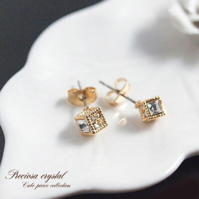 プチピアス メール便送料無料 オフィス キューブピアス 四角のピアス サイコロ かわいい レディースピアス 女性用 ピアス 可愛いピアス アクセサリー レデイース ladies'pierce ladies accessory アクセサリ- チタンピアス 華奢 ゴールド 金色 バースデープレゼント