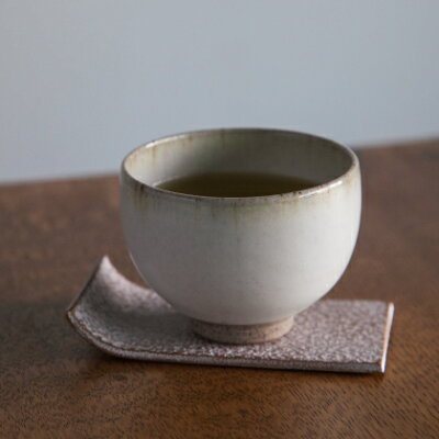 南部鉄器 茶托 長方形 白 ゴールド 四角 小さめ 伝統工芸 カラー 日本製 北欧 シンプル モダン ロジアソシエイツ Roji ホワイト ギフト 贈り物 おしゃれ かわいい 湯呑 鉄器 鉄瓶 お茶 和食器 岩手 おすすめ 母の日