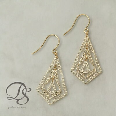 18金 ピアス ゴールド ピアス K18 フックピアス 18k レディース揺れる 透かし模様 pierce 誕生日 ギフト プレゼント 贈り物 妻 彼女DEVAS ディーヴァス 【送料無料】