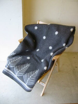 送料無料!ROROS TWEED / ロロス ツイード ブランケットVINTERSKOG GREY / ヴィンタースコッグ・グレー 130×200cmロロスツイード / 北欧 / ノルウェー / ウール / 毛布 / 膝掛け / ひざかけ / ひざ掛け / プレゼント / クリスマス / 敬老の日 / 還暦祝い