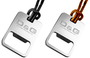 DOLCE&GABBANA D&Gドルチェ&ガッバーナチョーカーネックレス ジュエリースクエアシルバーバープレート プリントロゴ レザーペンダントJewelry Necklaceドルガバ メンズ レディース 男女兼用